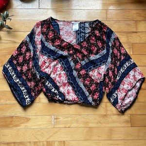 inTu small 1/2 sleeve crop top